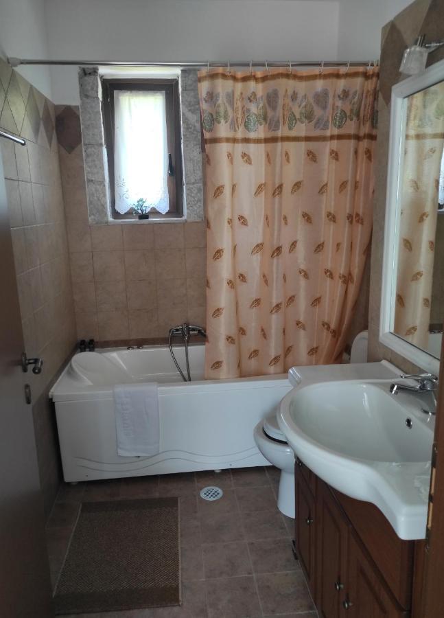 Meterizi Guesthouse Varvítsa Eksteriør bilde